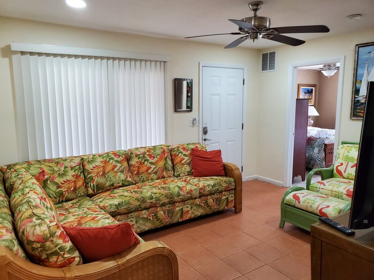 802 Victoria Dr #4 - Photo 2 of 13