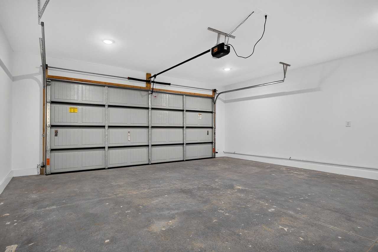 241 Cripps Ln - Photo 5 of 35