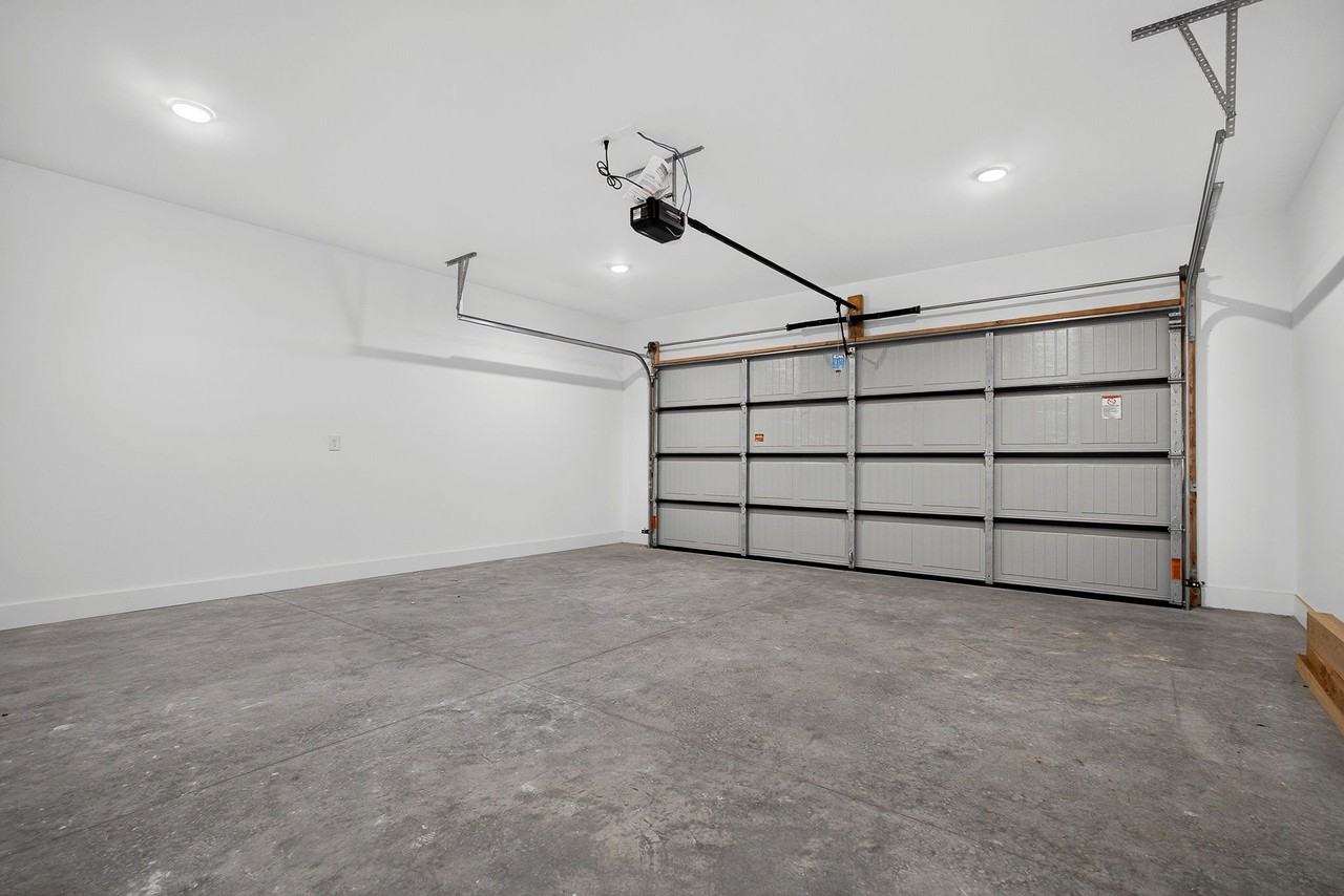 165 Cripps Ln - Photo 7 of 34