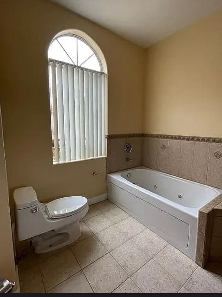 422 S Lake St #111 - Photo 3 of 11