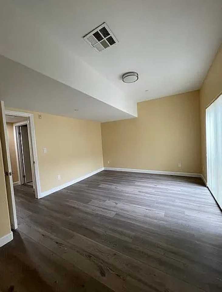 422 S Lake St #111 - Photo 7 of 11