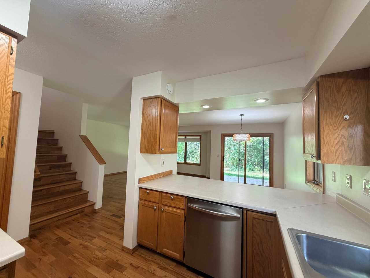 705 S 15th Ave - Photo 6 of 18