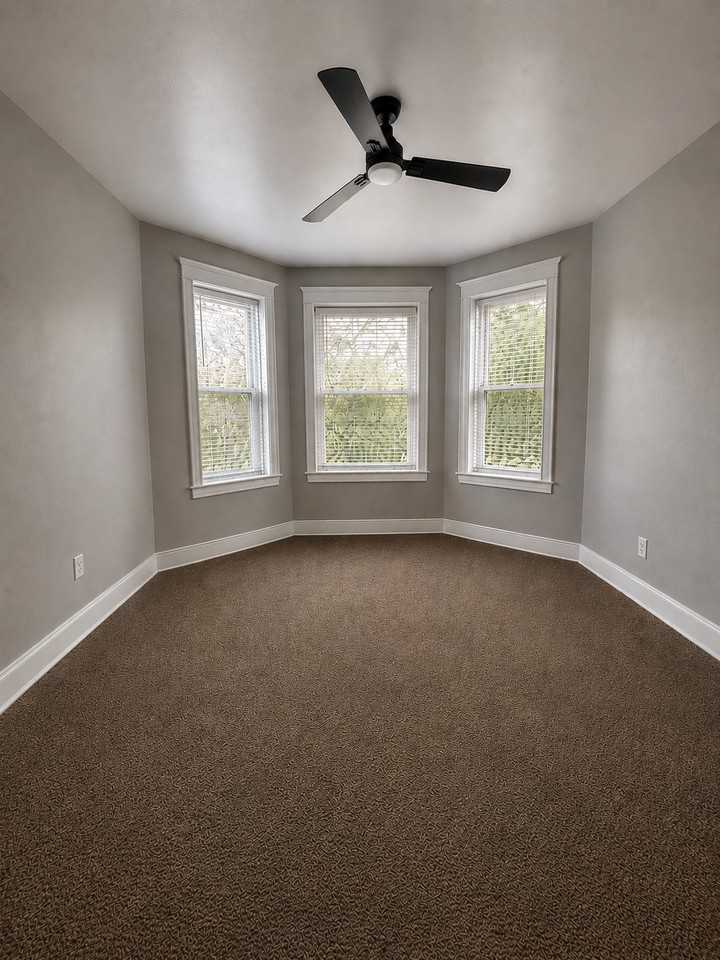 5735 S Marshfield Ave #2 - Photo 3 of 7