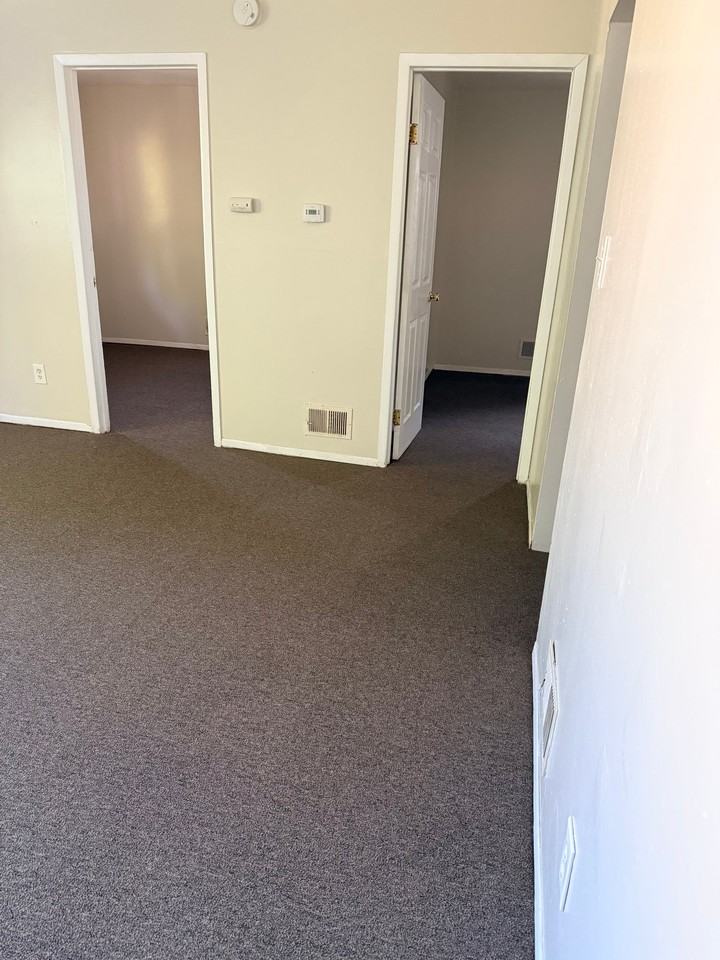 3320 Holbrook St #D - Photo 5 of 11