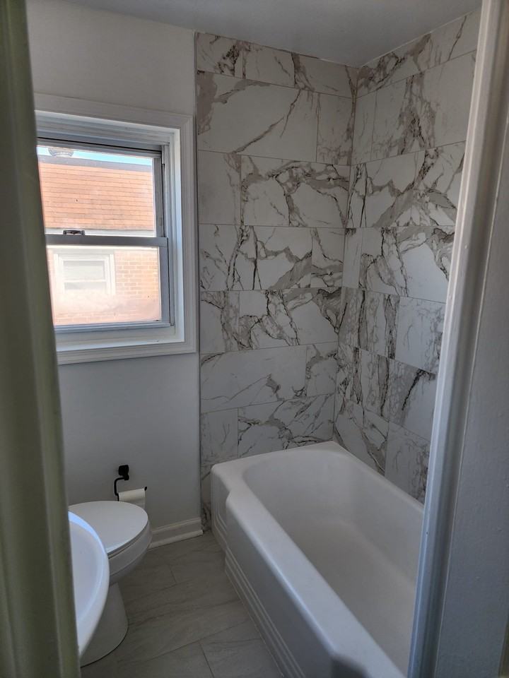 7526 Rabon Ave - Photo 3 of 6
