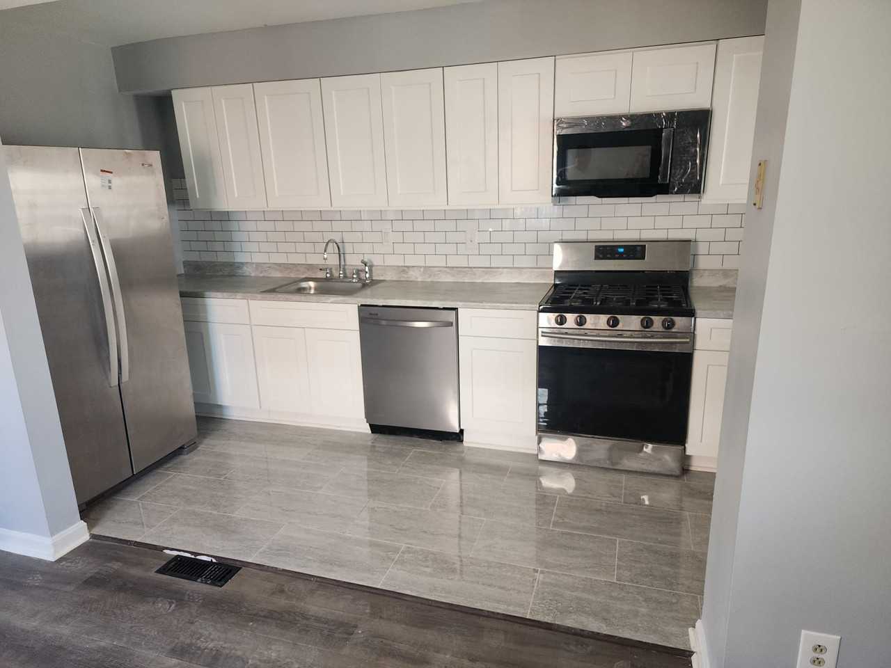 7526 Rabon Ave - Photo 5 of 6