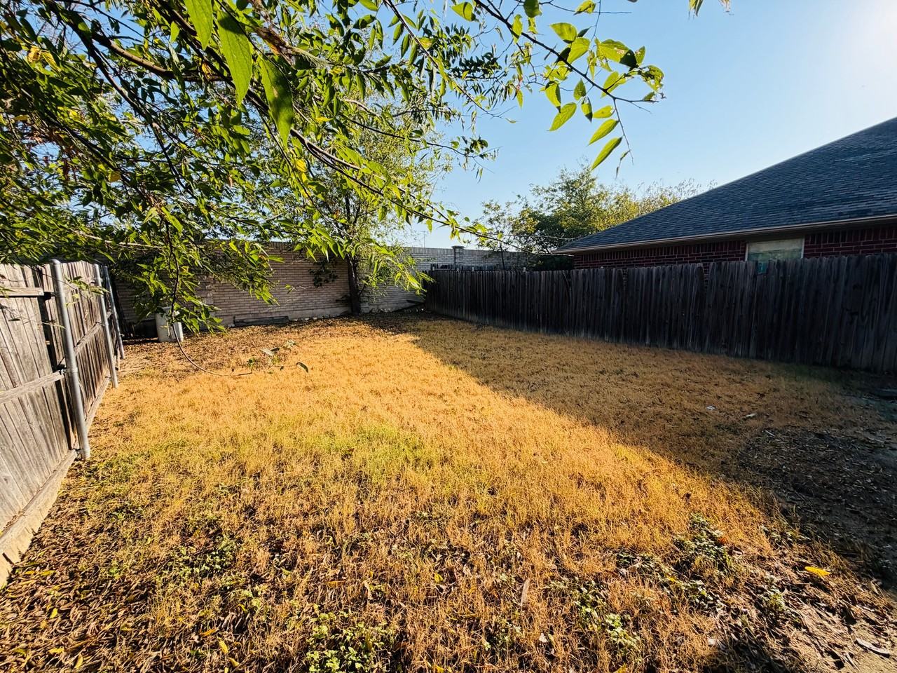 5713 Swords Dr - Photo 2 of 20