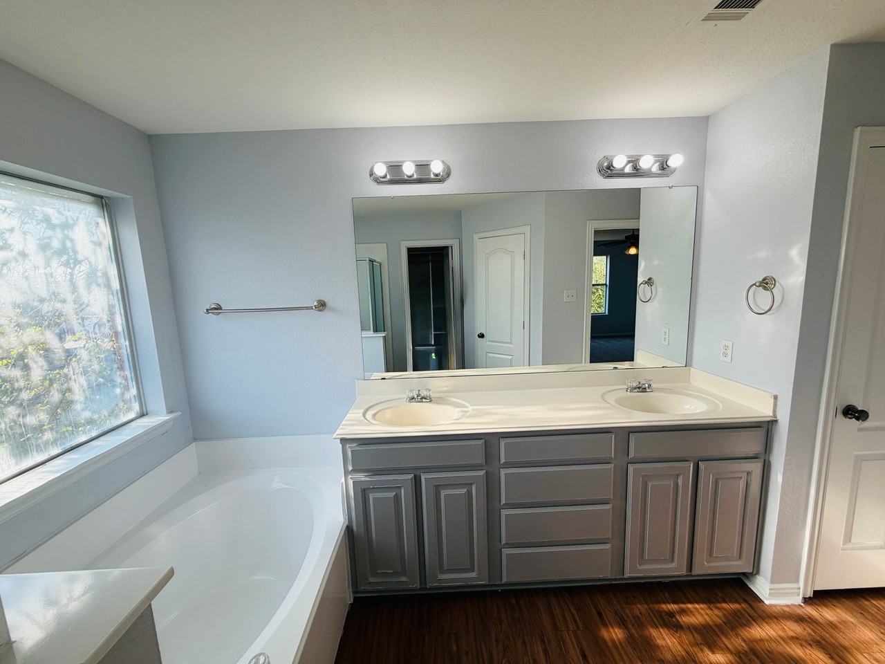 5713 Swords Dr - Photo 5 of 20