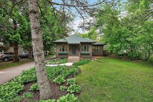featured image of 944 Mahtomedi Ave
