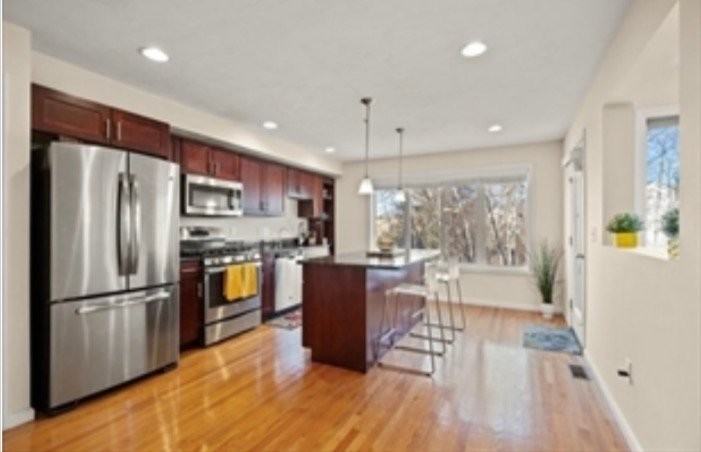208 America Blvd - Photo 4 of 16