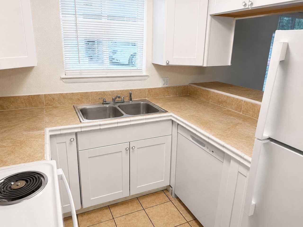 109 Rhonda St #A - Photo 2 of 9