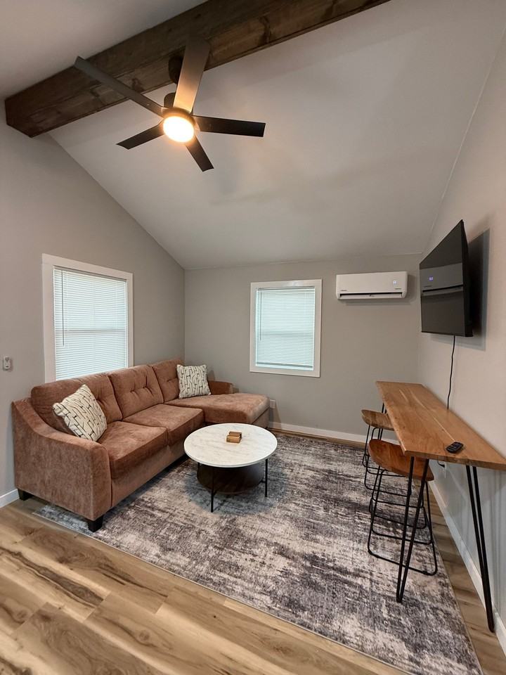 325 Herriman St - Photo 2 of 10