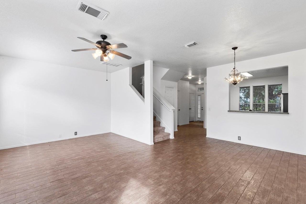 23815 Pebworth Pl - Photo 3 of 17