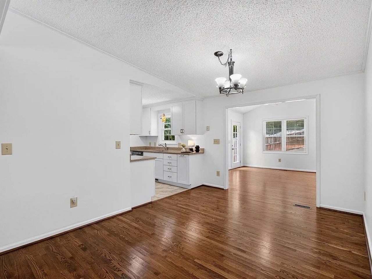 8 Wedgewater Ct - Photo 6 of 12