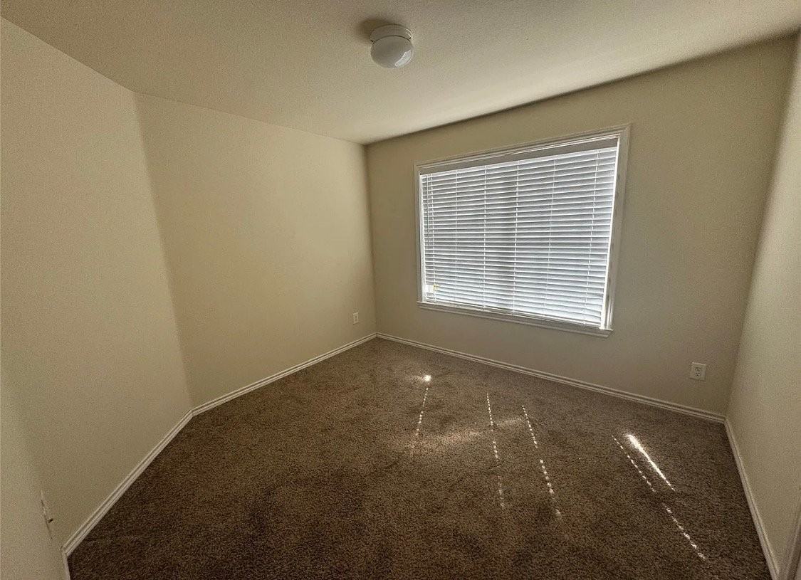 8905 Stewart St - Photo 5 of 10