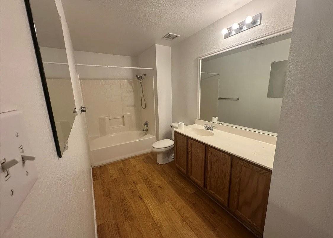8905 Stewart St - Photo 6 of 10
