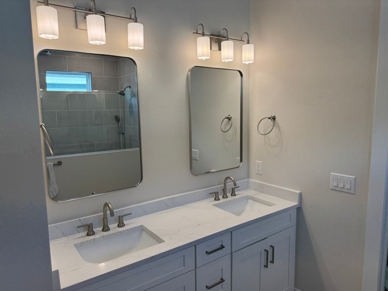 5321 Wolf Creek Dr - Photo 3 of 20