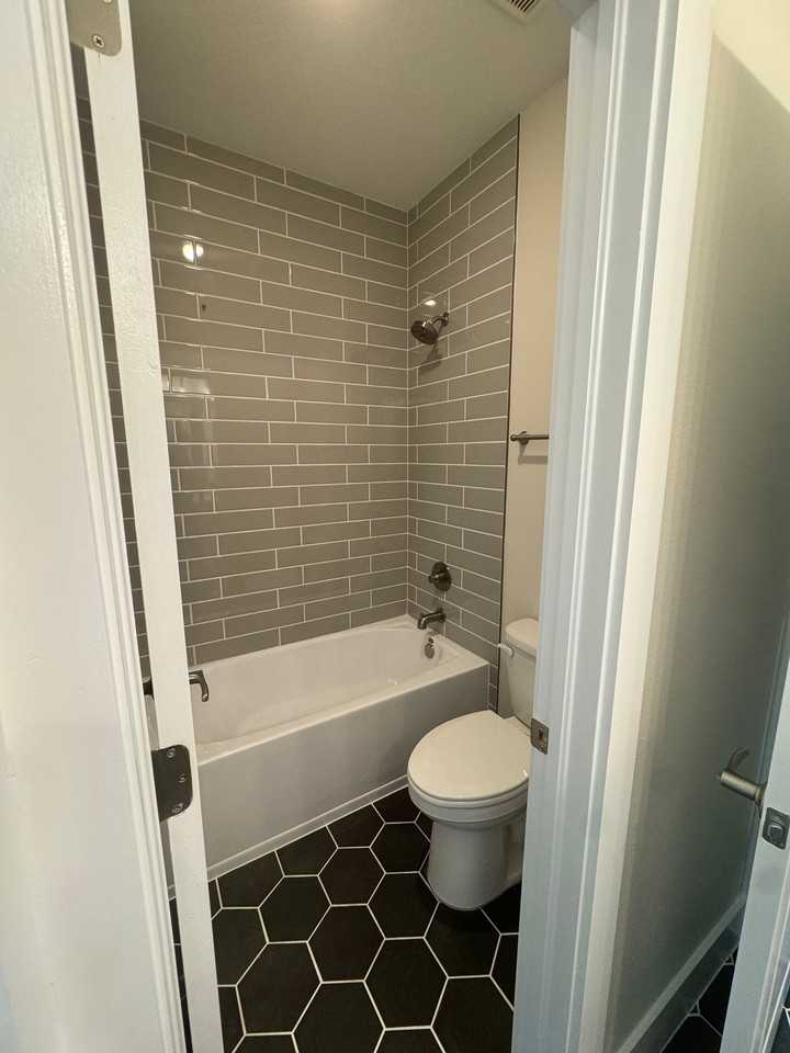 5321 Wolf Creek Dr - Photo 6 of 20