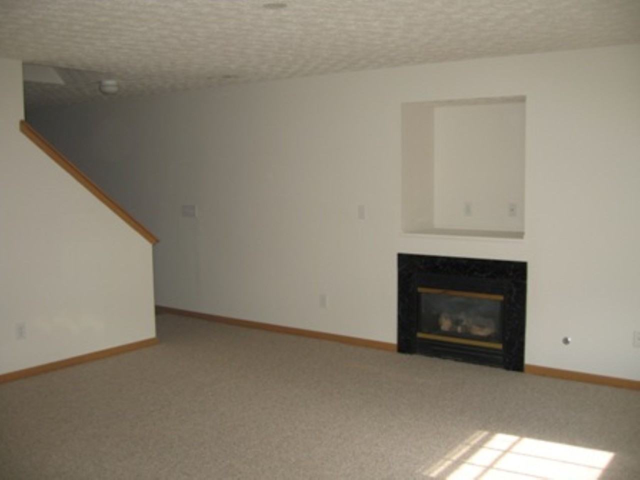 8290 Mira St - Photo 3 of 5