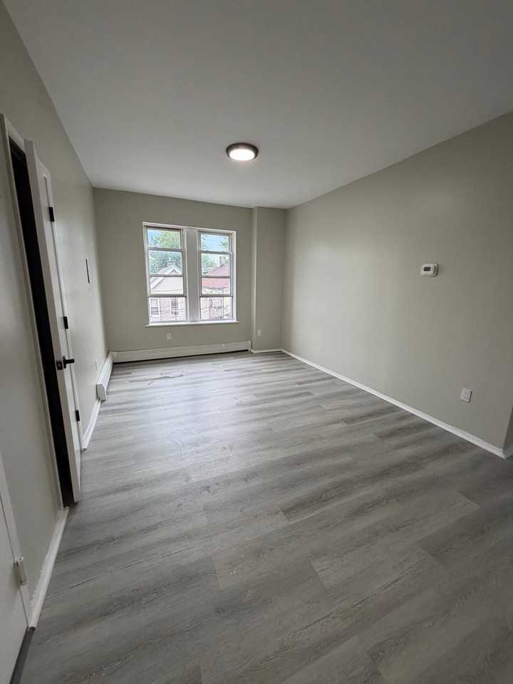 153 Pierson St #9 - Photo 2 of 5