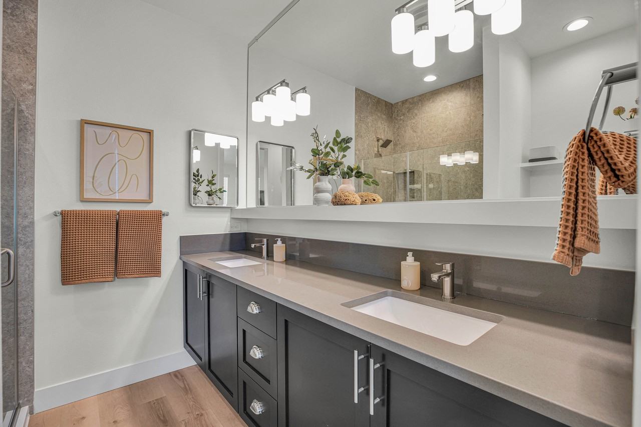 8428 East Burnside Street #2 - Photo 6 of 7