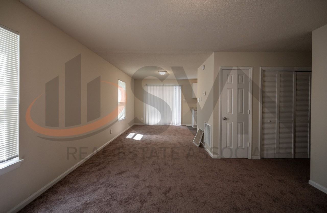 305 N Hardee St - Photo 3 of 14