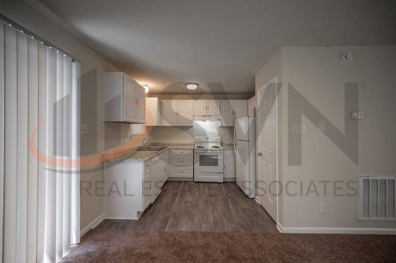 305 N Hardee St - Photo 5 of 14