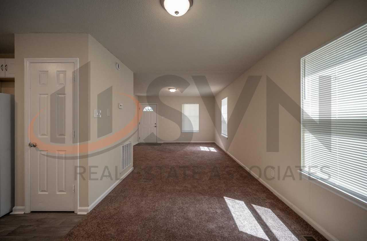 305 N Hardee St - Photo 6 of 14