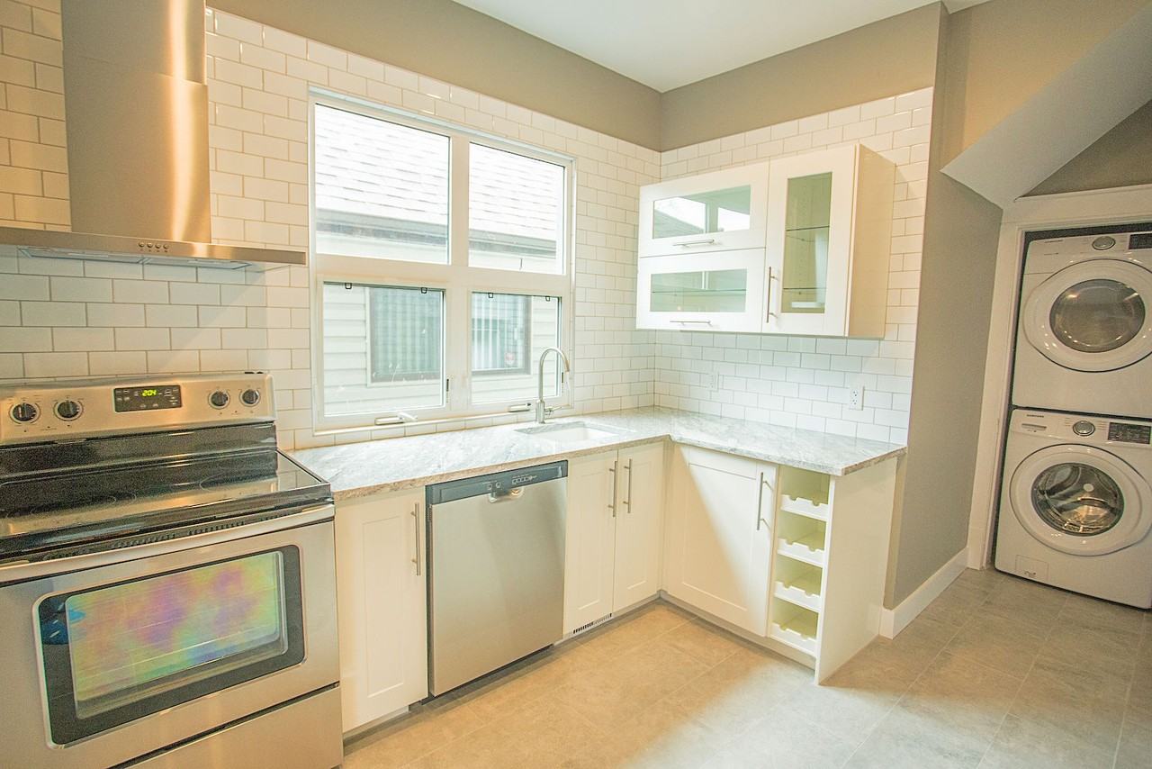 1149 10 St Se - Photo 6 of 14
