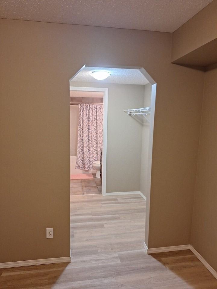 115 Prestwick Villas Se - Photo 4 of 8