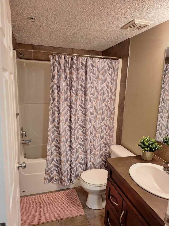 115 Prestwick Villas Se - Photo 5 of 8
