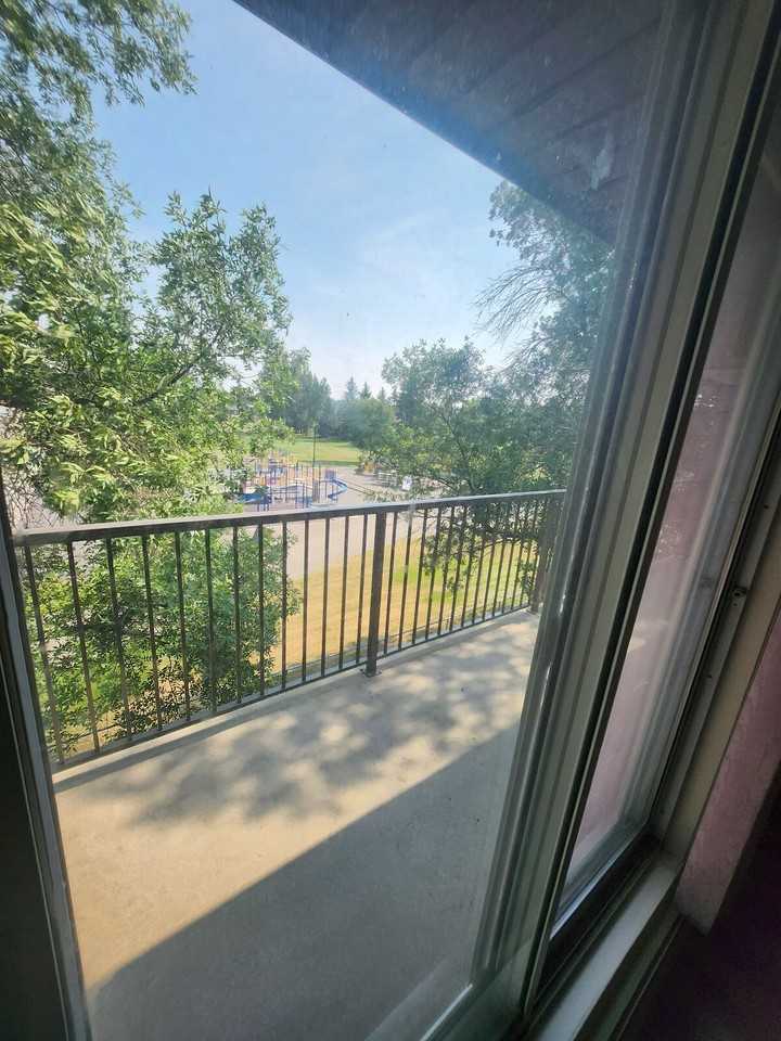 420 - 420 Columbia Blvd W - Photo 5 of 12