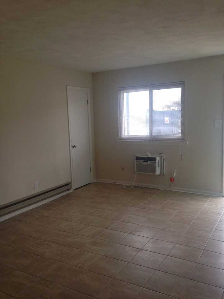 Willoughby Beach Flats - 1372 - Photo 2 of 11