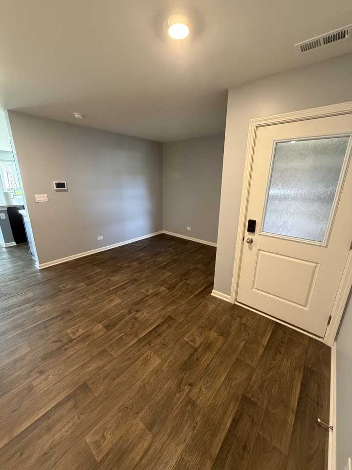 9 W Lake Ct #9 - Photo 3 of 27