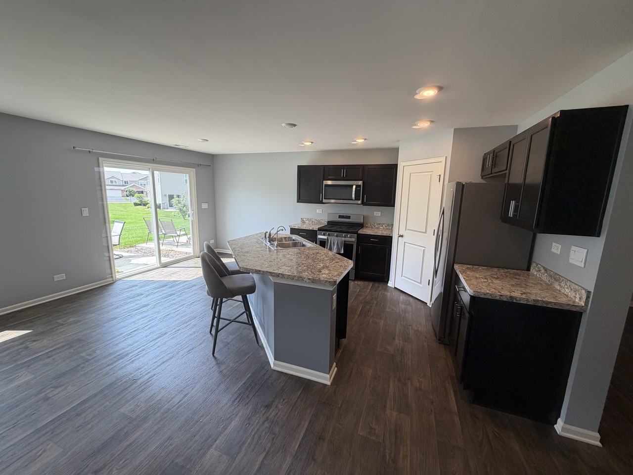 9 W Lake Ct #9 - Photo 5 of 27