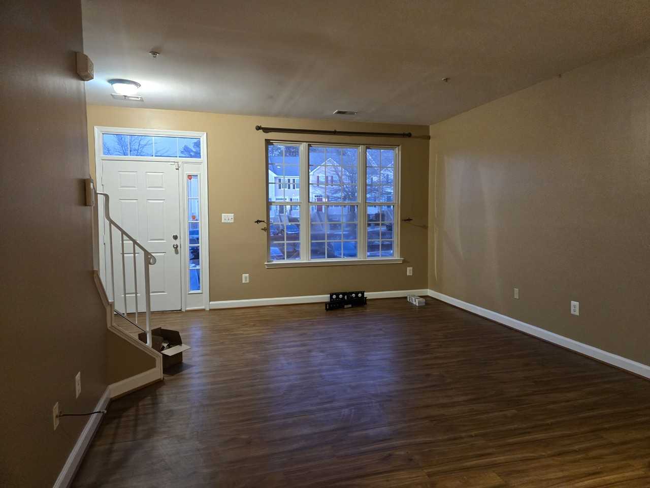 2707 Oak Leaf Ct - Photo 2 of 17