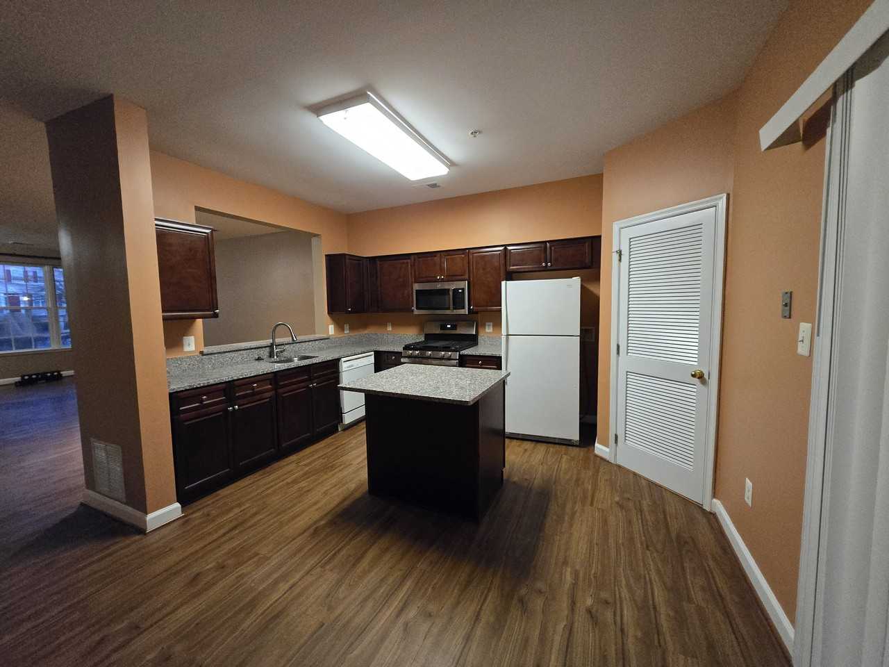 2707 Oak Leaf Ct - Photo 4 of 17