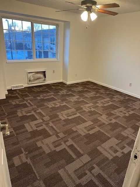 2113 28th St - Photo 6 of 10