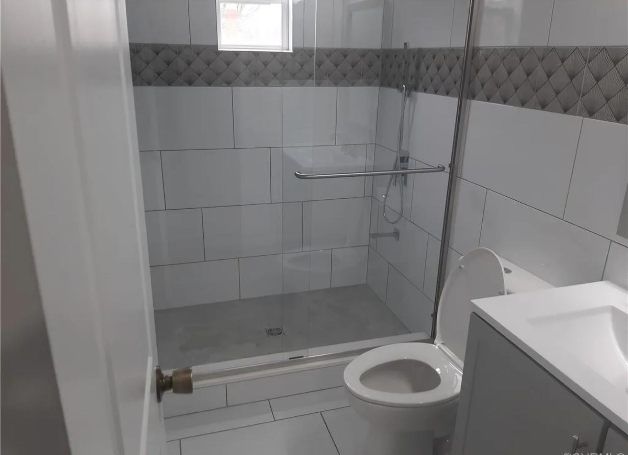 1351 Minefee St - Photo 3 of 7