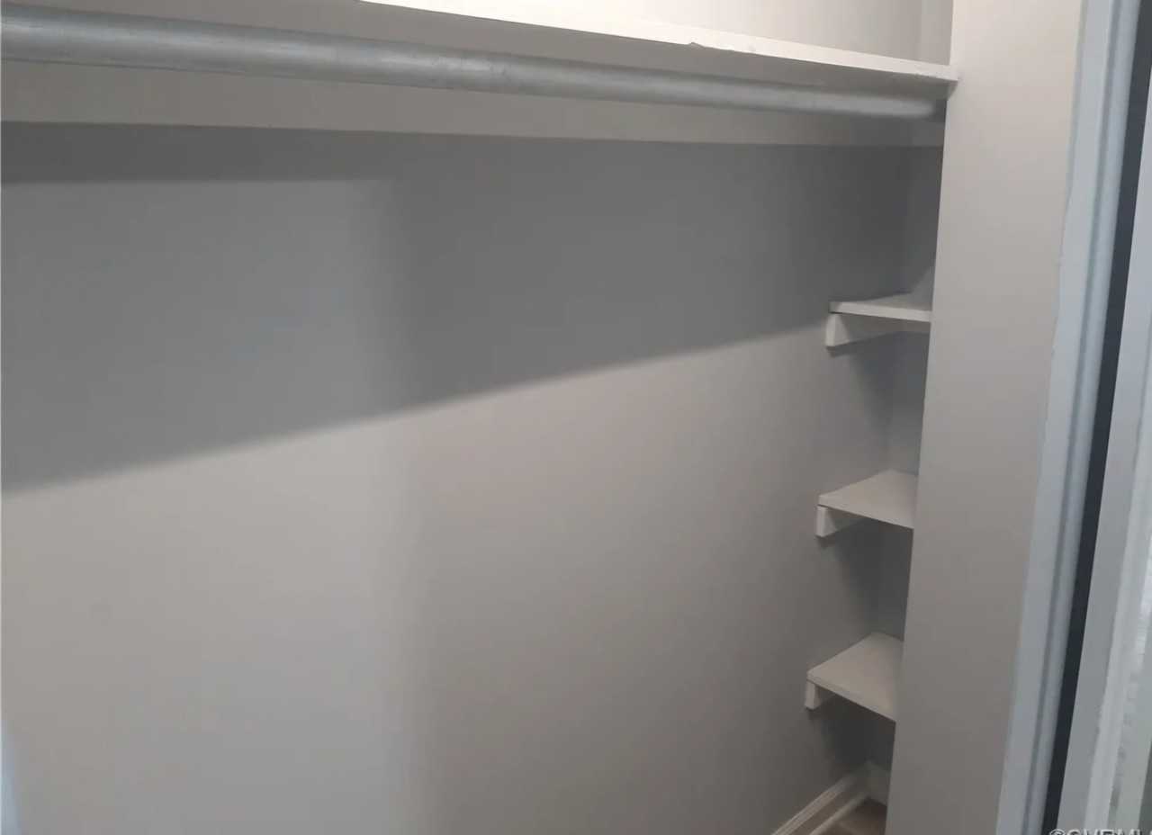 1351 Minefee St - Photo 4 of 7