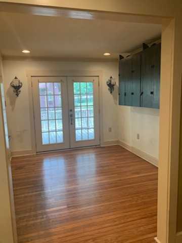228 Schleicher St #NA - Photo 5 of 9