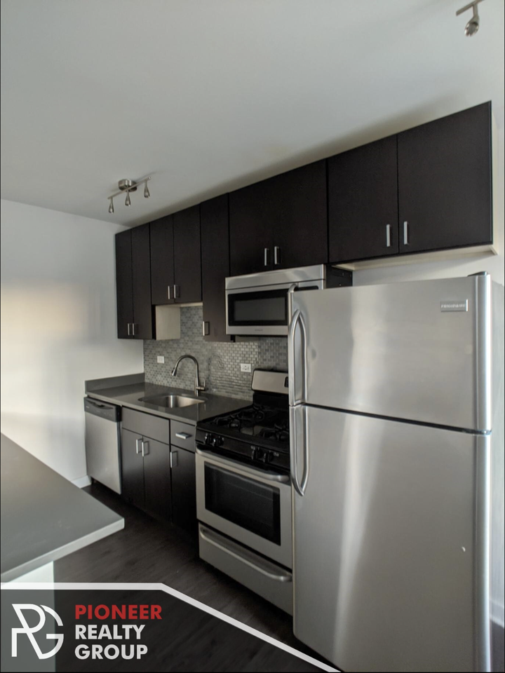 2420 North Kedzie Boulevard #115 - Photo 3 of 8