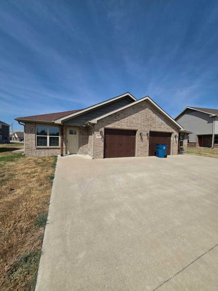 Montana Crossing Duplexes - Photo 2 of 50