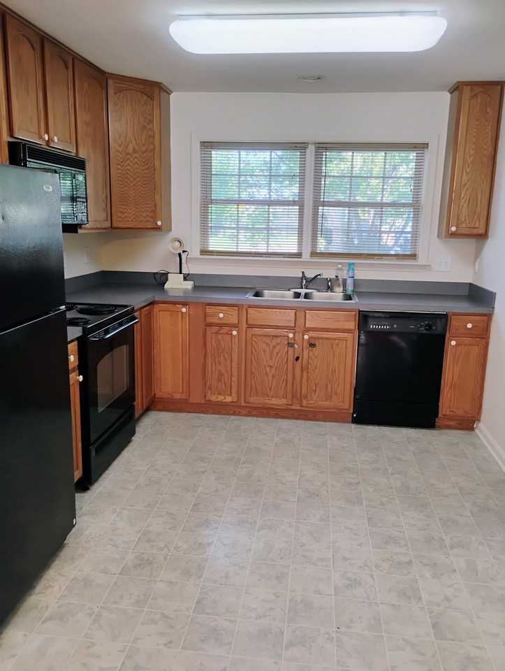 8 Mabel Ln #8 - Photo 3 of 12