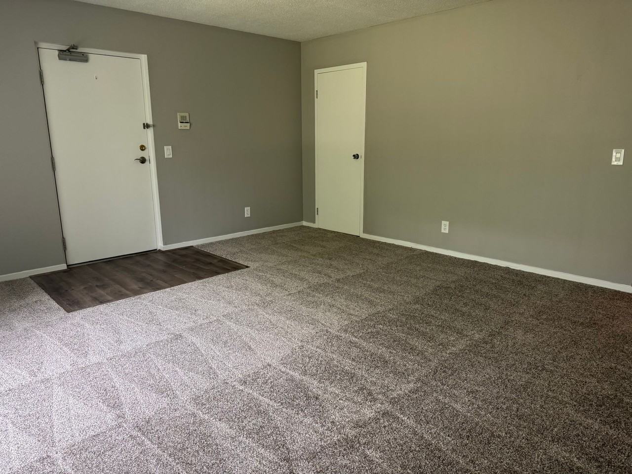 Goodhue Apartments - Photo 3 of 12