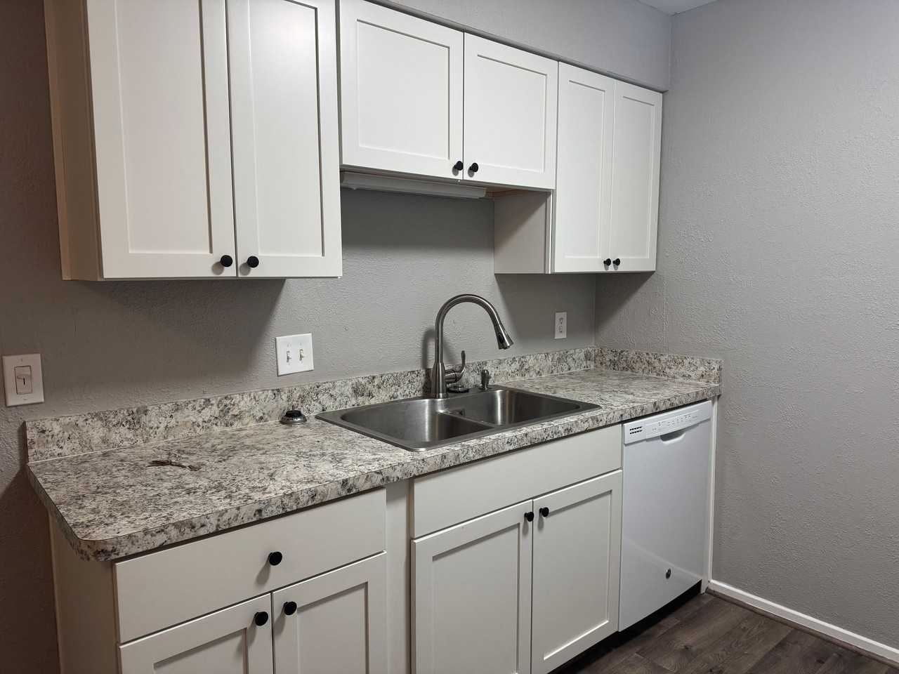 Goodhue Apartments - Photo 6 of 12