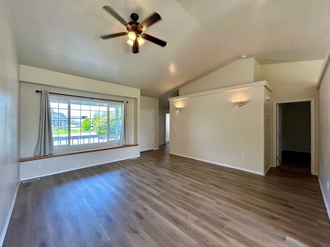 8137 Waterfowl Ave - Photo 4 of 21