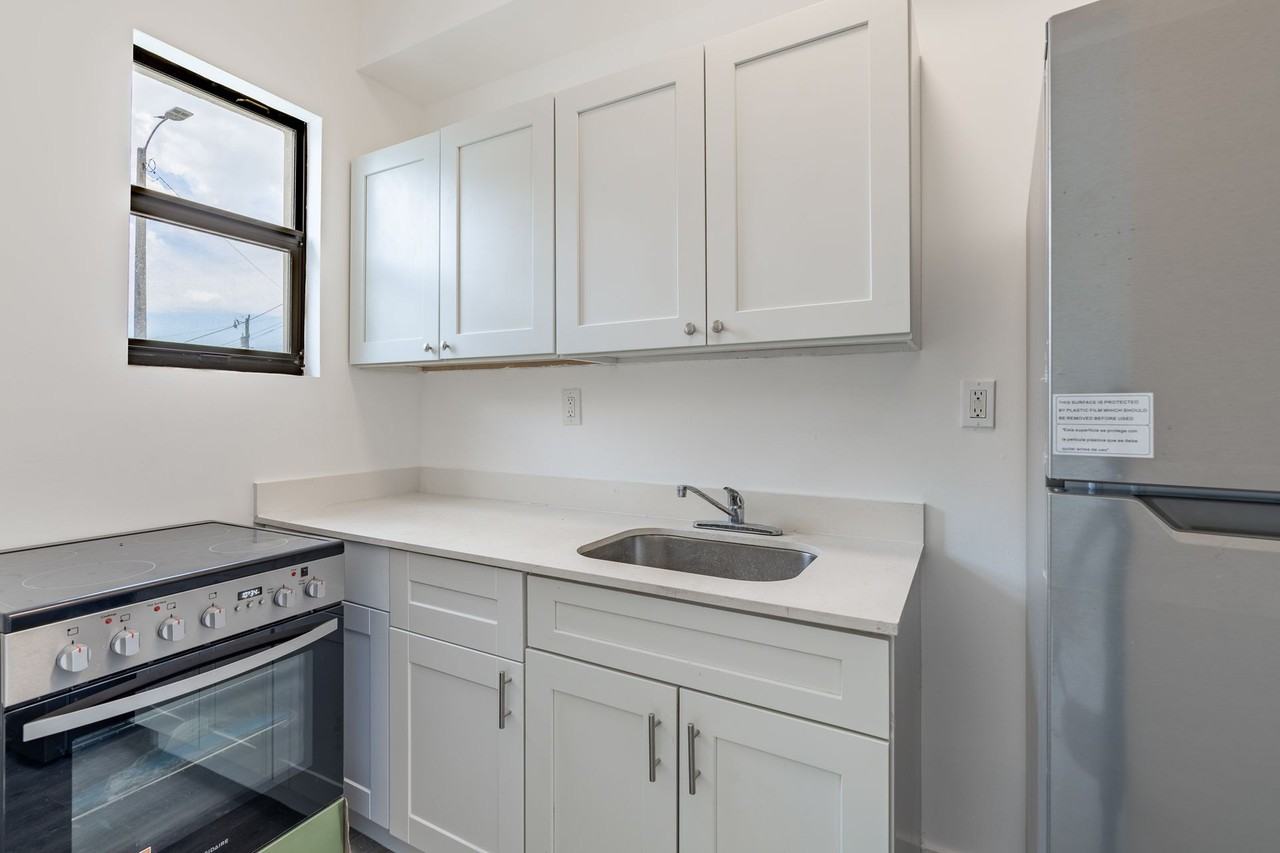 Studio from $1,500/mo & 1/1 from $1,600/mo, newly renovated/Estudio desde $1,500/mes y 1/1 desde $1,600/mes - Photo 2 of 12