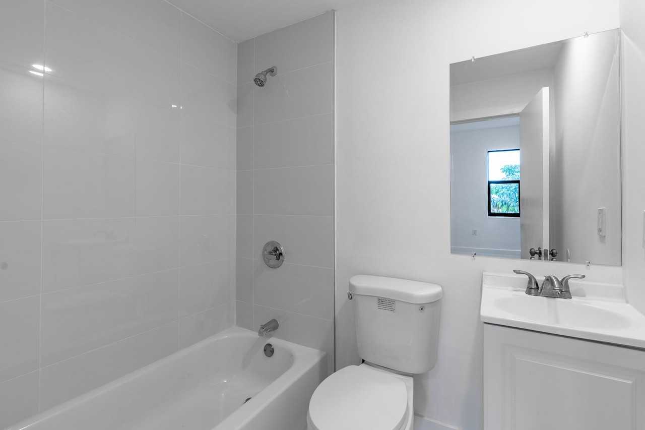 Studio from $1,500/mo & 1/1 from $1,600/mo, newly renovated/Estudio desde $1,500/mes y 1/1 desde $1,600/mes - Photo 7 of 12