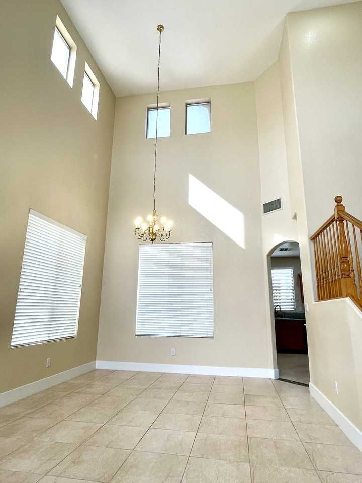 5136 Masotta Ave #NA - Photo 4 of 18